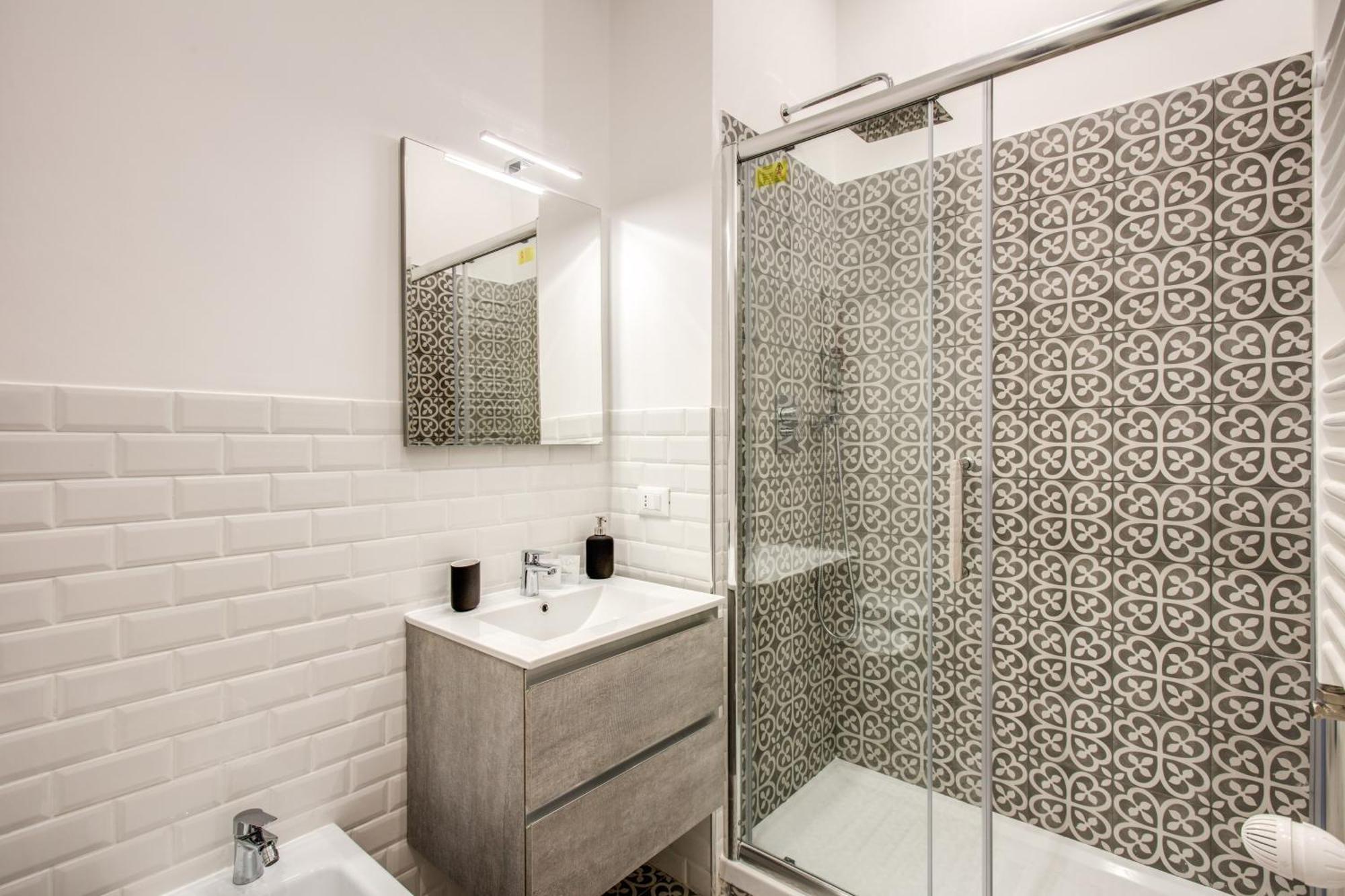 Monti Quiet And Spacious Apartment Roma Esterno foto