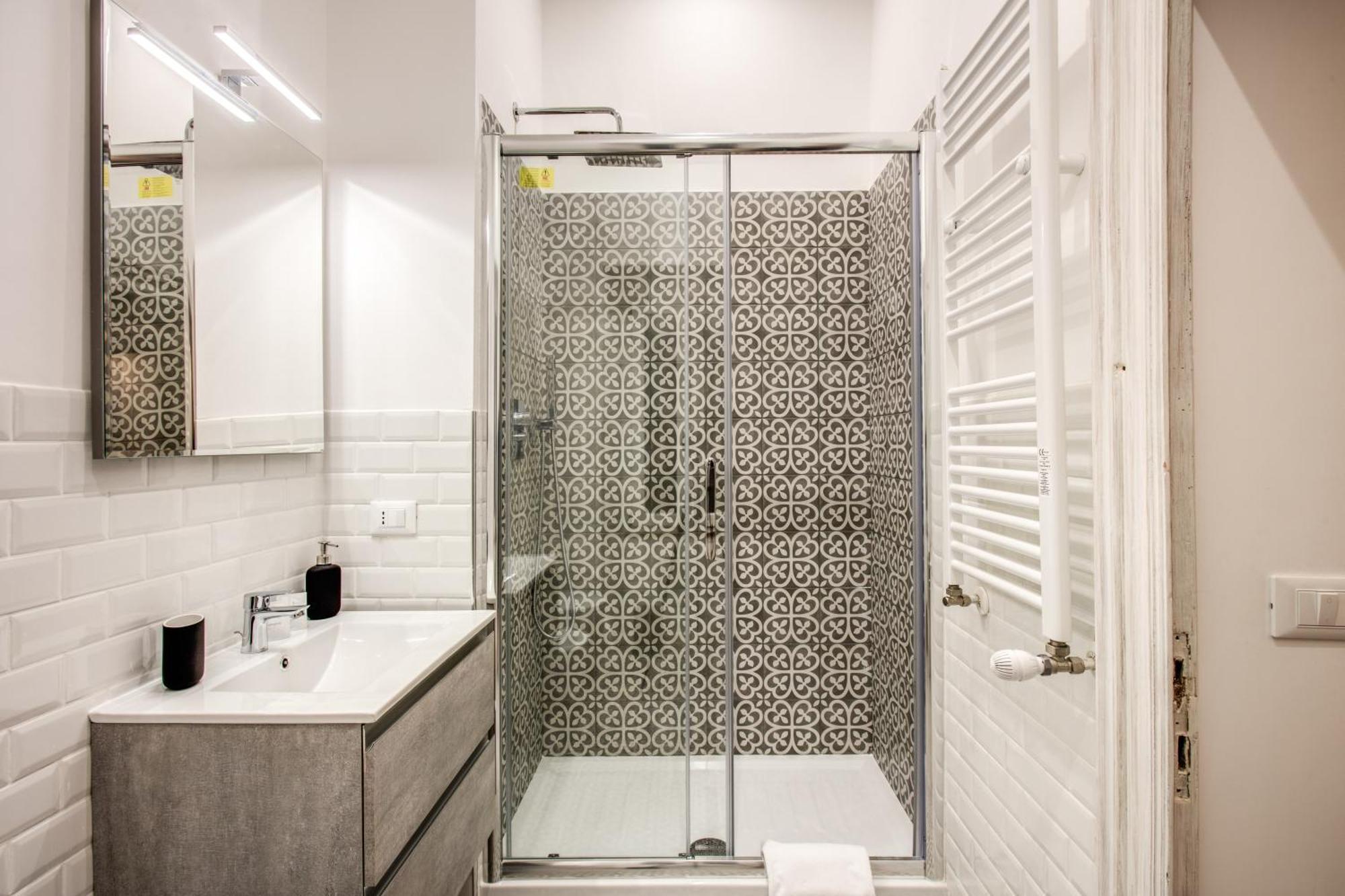 Monti Quiet And Spacious Apartment Roma Esterno foto