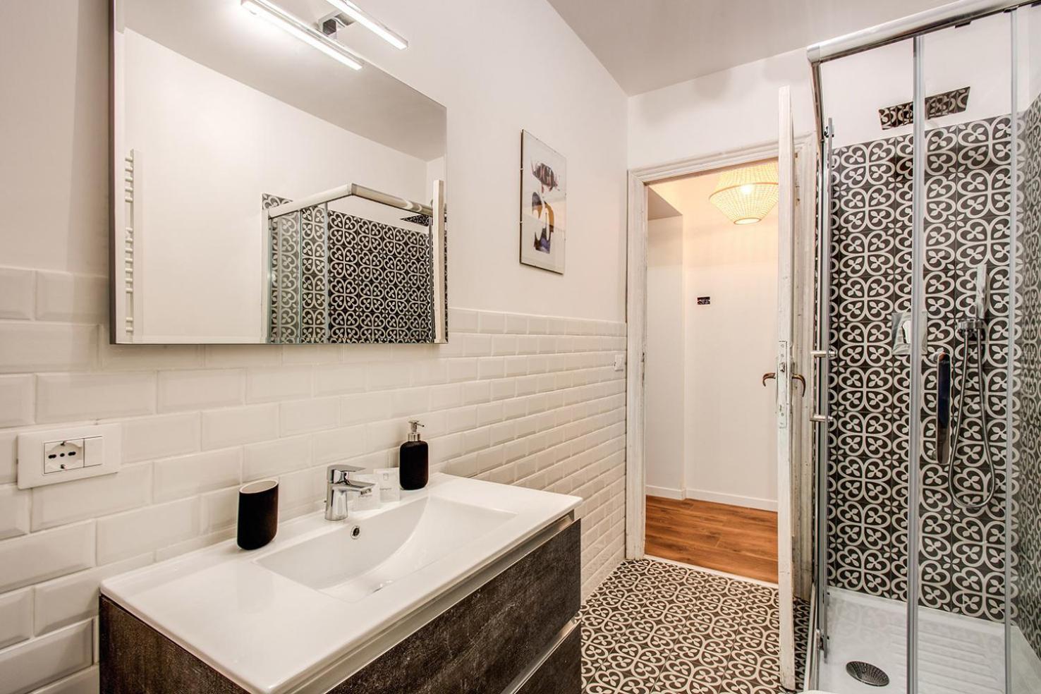 Monti Quiet And Spacious Apartment Roma Esterno foto