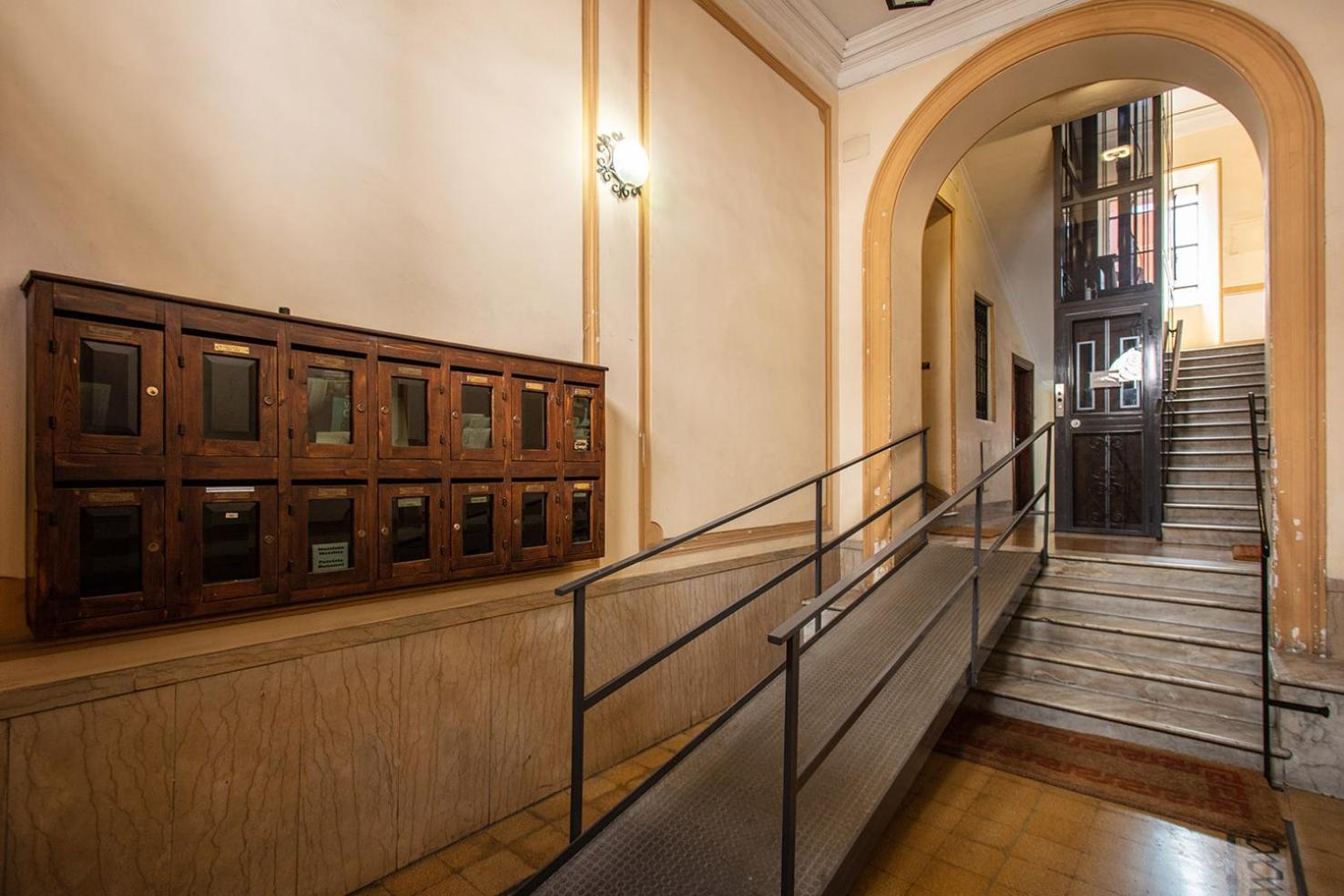 Monti Quiet And Spacious Apartment Roma Esterno foto